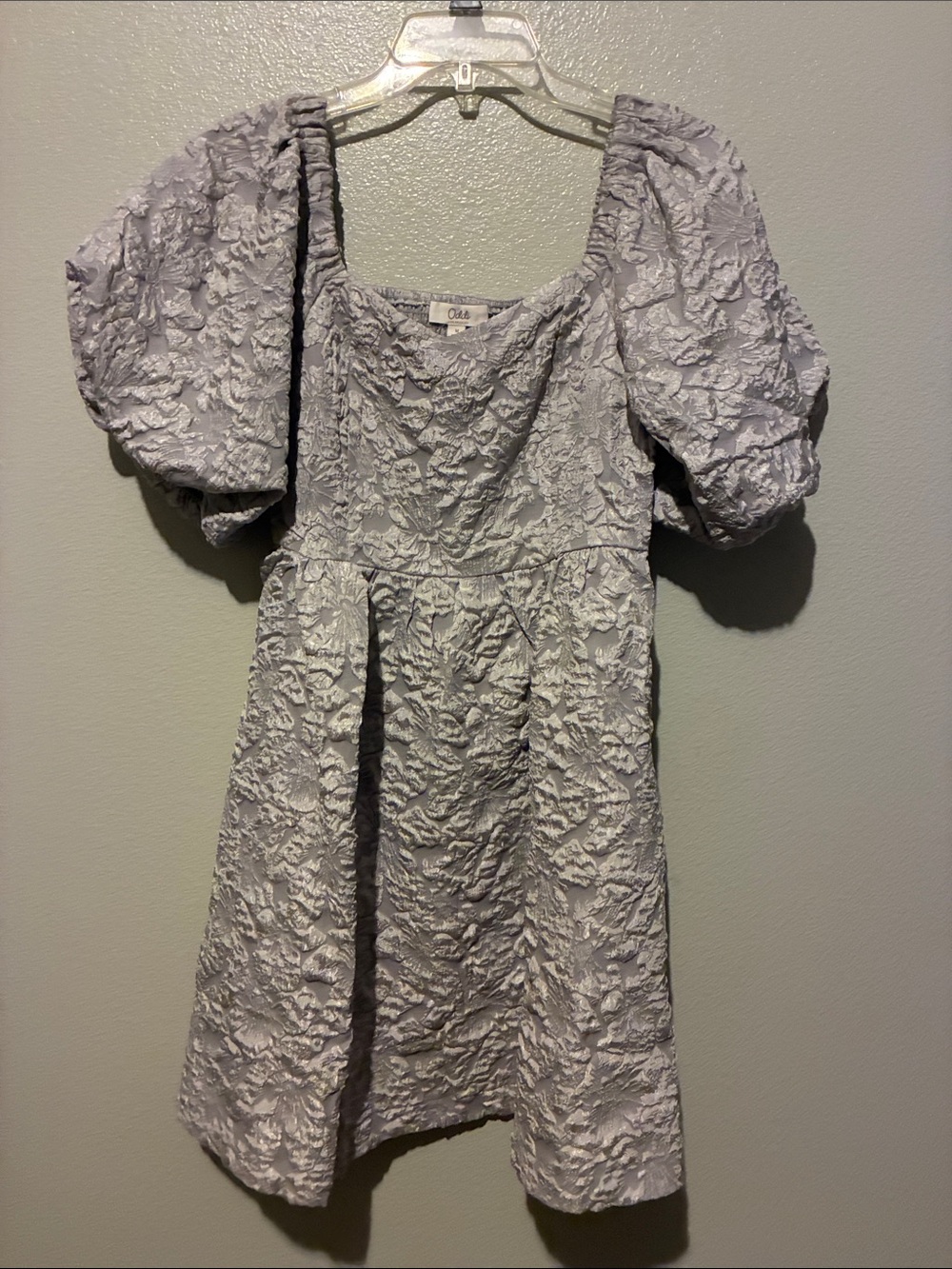 Textured Puff-Sleeve Formal Dress in Light Lavender/silver